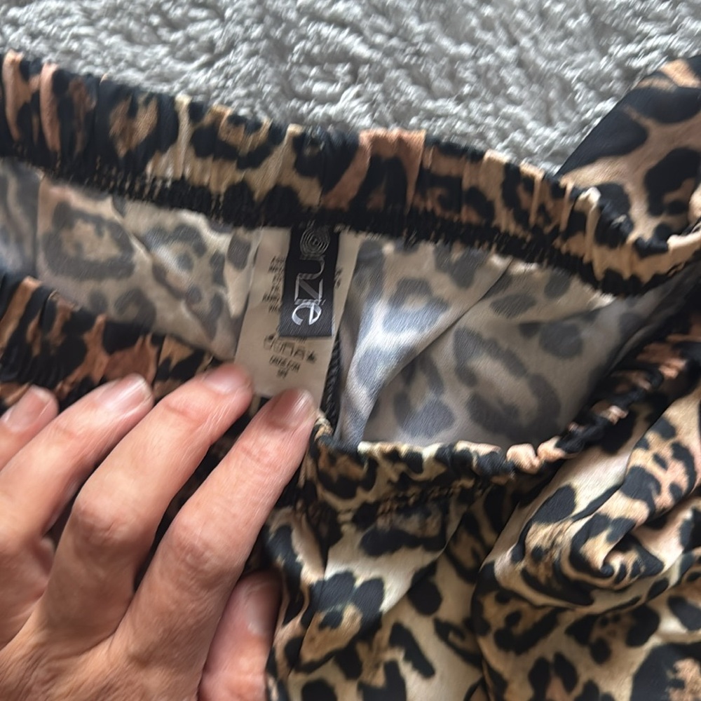 ONZIE size small/medium Leopard Print Wide-Leg Pants - Picture 2 of 4